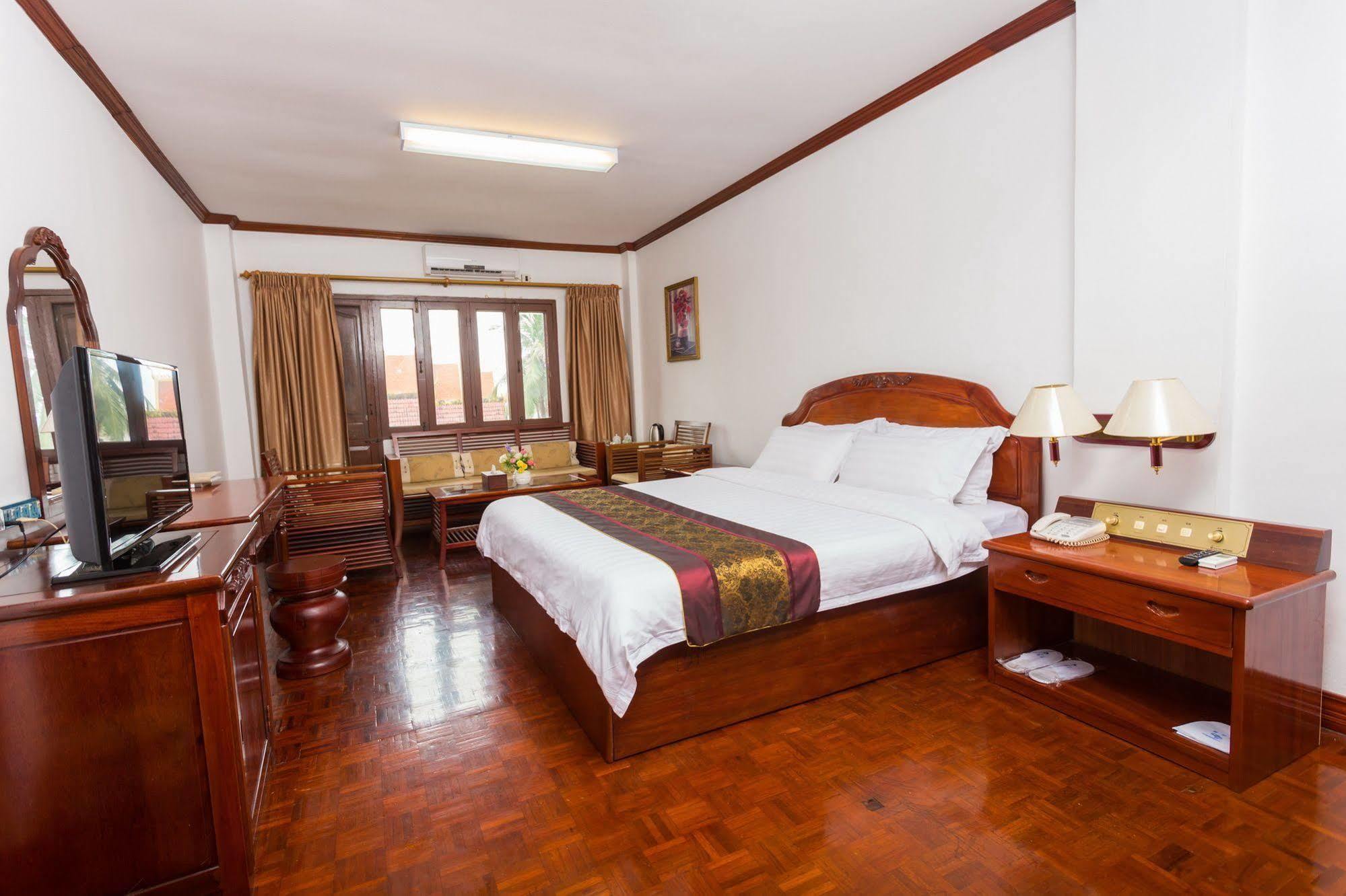 Mekong Hotel Wientian Zewnętrze zdjęcie